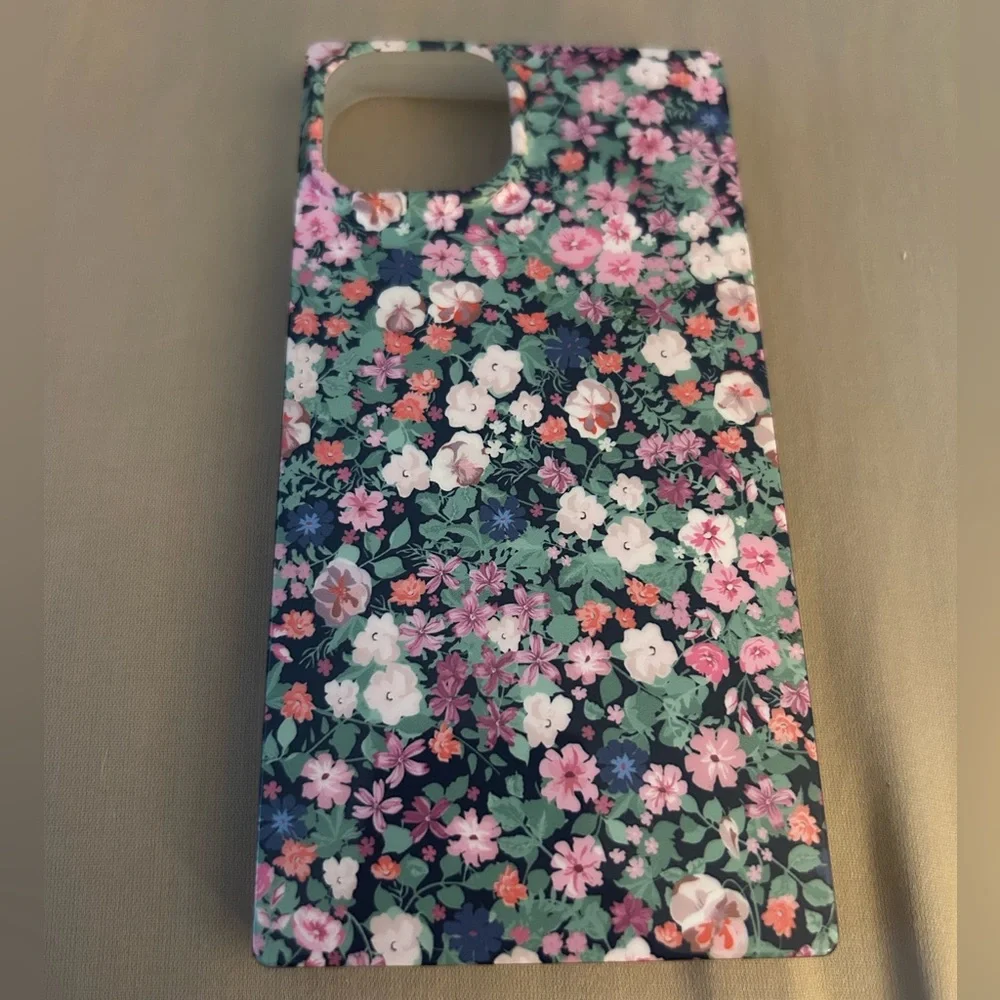 Flaunt Floral Square iPhone 14 Case
